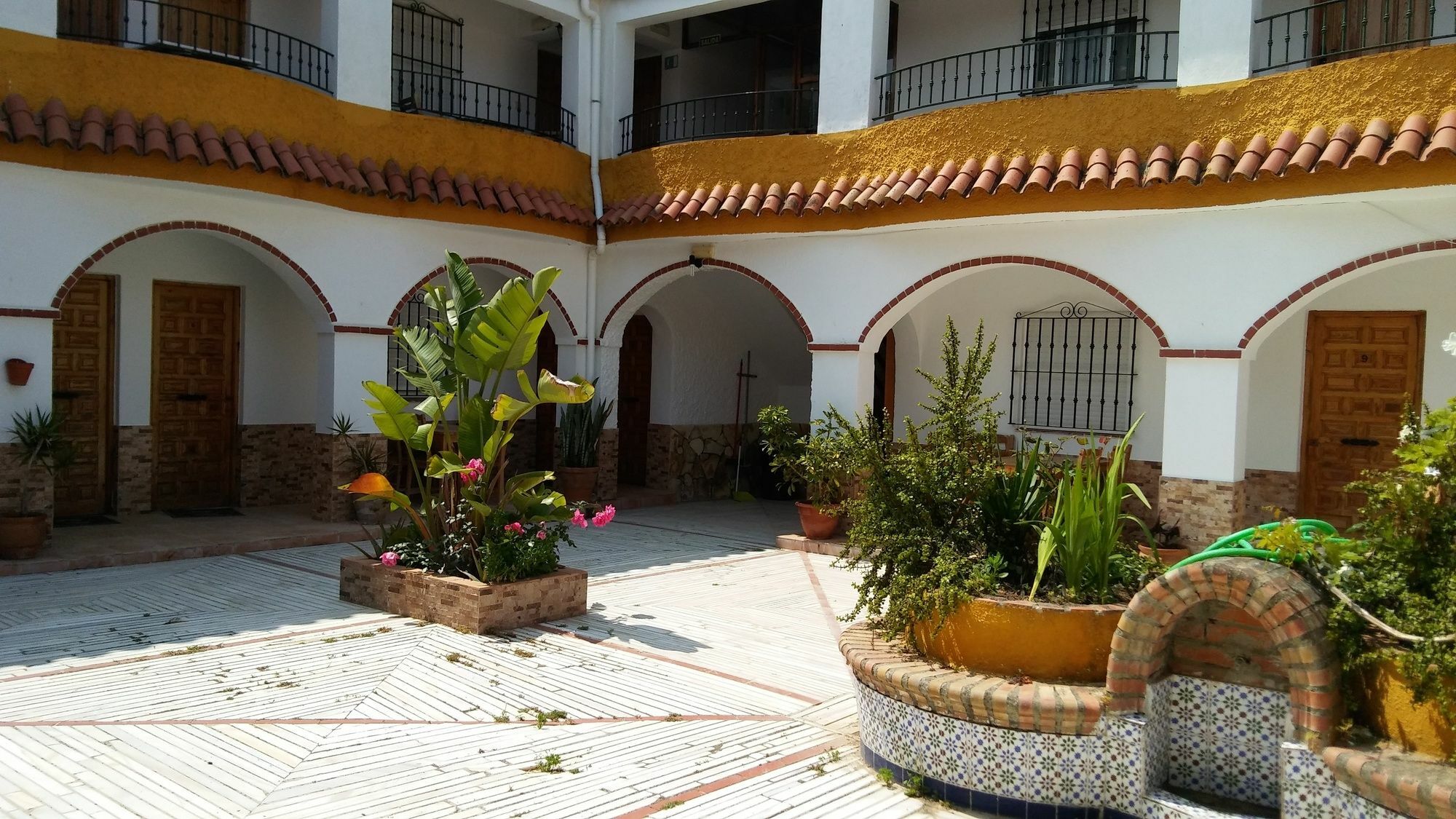 Hostal Mini Golf لوس كانيوس دي ميكا المظهر الخارجي الصورة